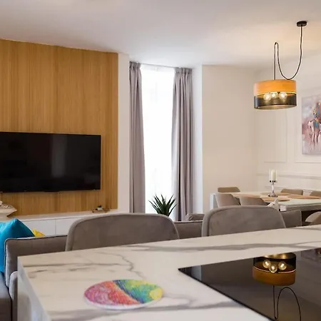 Designer Maltese Balcony Steps Away From Sea Appartement