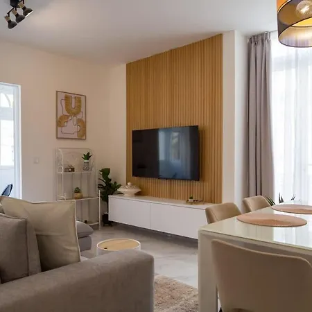 아파트 Designer Maltese Balcony Steps Away From Sea *