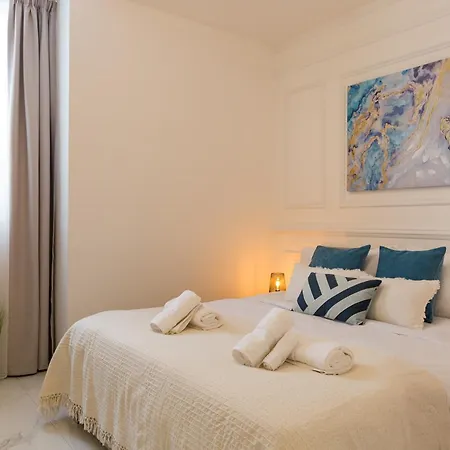 Designer Maltese Balcony Steps Away From Sea * Gzira